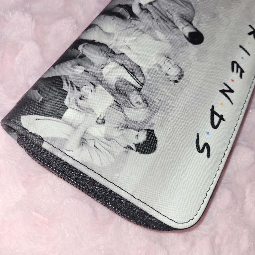 F•R•I•E•N•D•S zip-around wallet - Picture 12 of 16